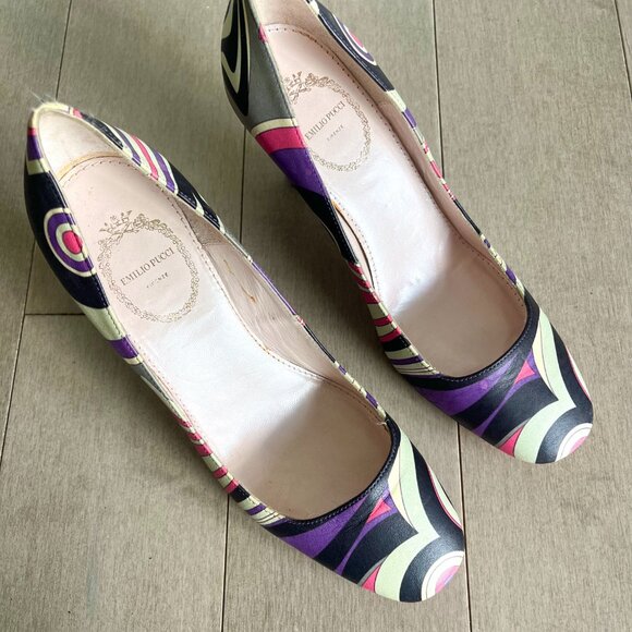 Emilio Pucci Pattern Heels - Picture 6 of 14